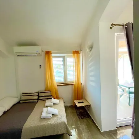 Aparment Directly On The Sea *